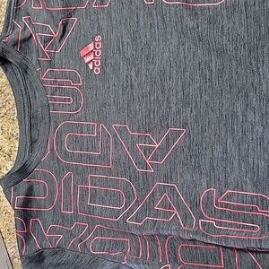 Black Heather look Adidas boys shirt size Small.
